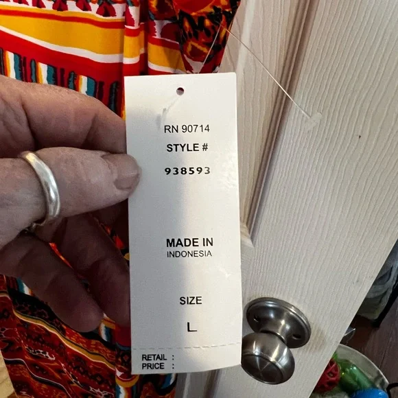 Vibrant Multicolor Maxi Dress - Picture 4 of 4